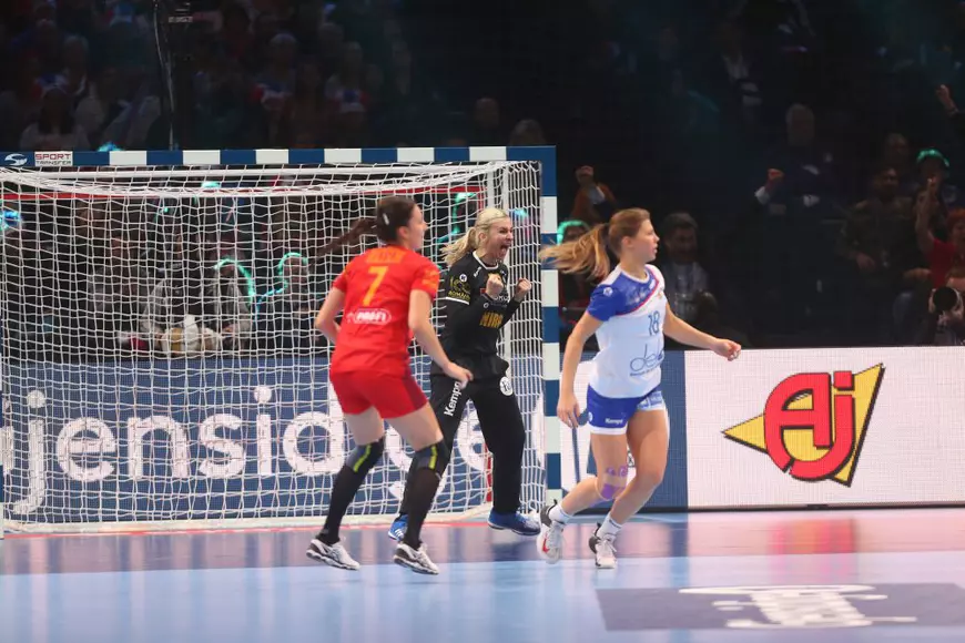 România - Rusia 22 -28. Tricolorele au pierdut fără drept de apel în semifinalele Euro 2018 de handbal feminin. Duminică, finala mică pentru bronz | VIDEO&GALERIE FOTO