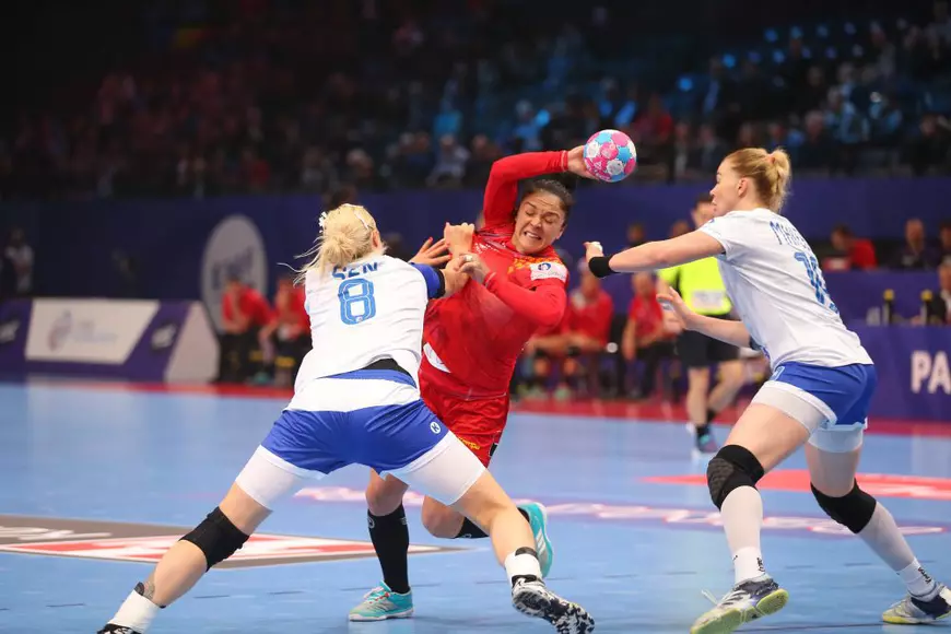 România - Rusia 22 -28. Tricolorele au pierdut fără drept de apel în semifinalele Euro 2018 de handbal feminin. Duminică, finala mică pentru bronz | VIDEO&GALERIE FOTO