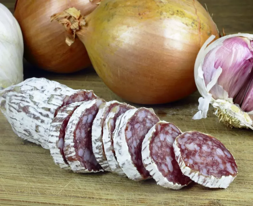 REȚETE | Prânz rustic! Mezelurile de casă și prăjiturile simple, dar gustoase, pot fi secretul unei mese de duminică reușite
