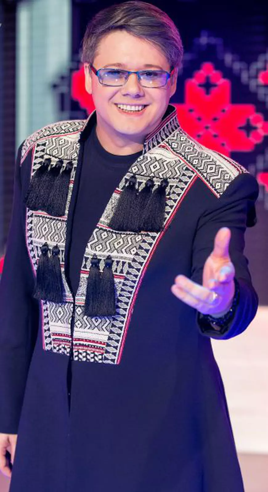 VIDEO/ Fuego se pregătește să împodobească bradul. "Crăciunul e cea mai frumoasă sărbătoare a copilăriei mele"