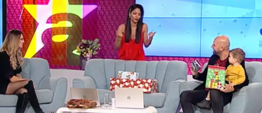 Andrei Ștefănescu, surpriză în ziua de Crăciun. Soția și fiul său au fost prezenți în platoul emisiunii pe care o prezintă
