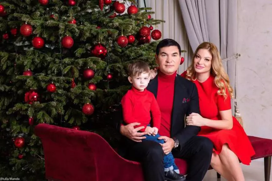 Valentina Pelinel și-a îmbrăcat toată familia în culoarea ei preferată. Borcea ”a văzut” roșu în fața ochilor!