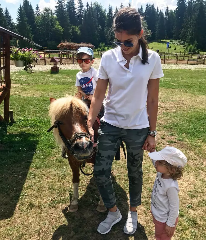 Alina Pușcaș, din nou mămică? Vedeta ar fi însărcinată cu al treilea copil