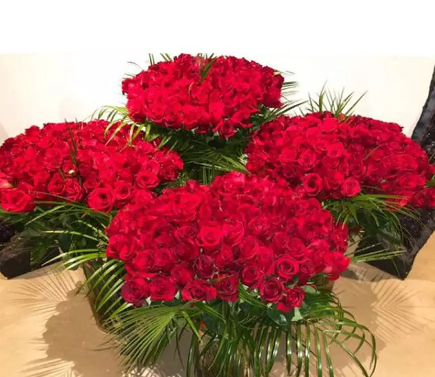 Laura Dincă şi Cristian Boureanu au împlinit patru ani de relaţie. Ce cadou a primit tânăra de la fostul politician