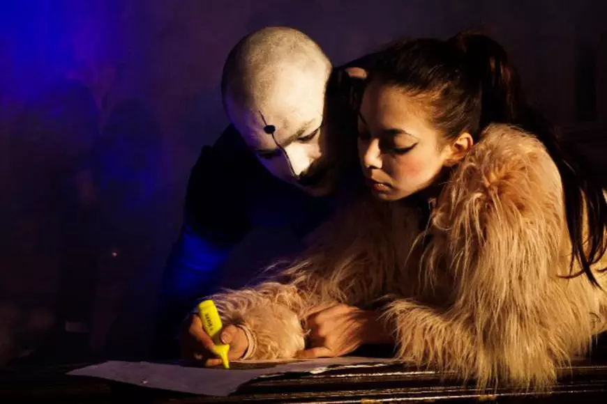 VIDEO - REPORTAJ / Cuibul Artiștilor: joaca unor tineri actori a devenit fenomen! 876 de reprezentații în trei ani, peste 90.000 de spectatori