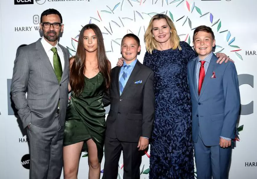 Geena Davis și Reza Jarrahy