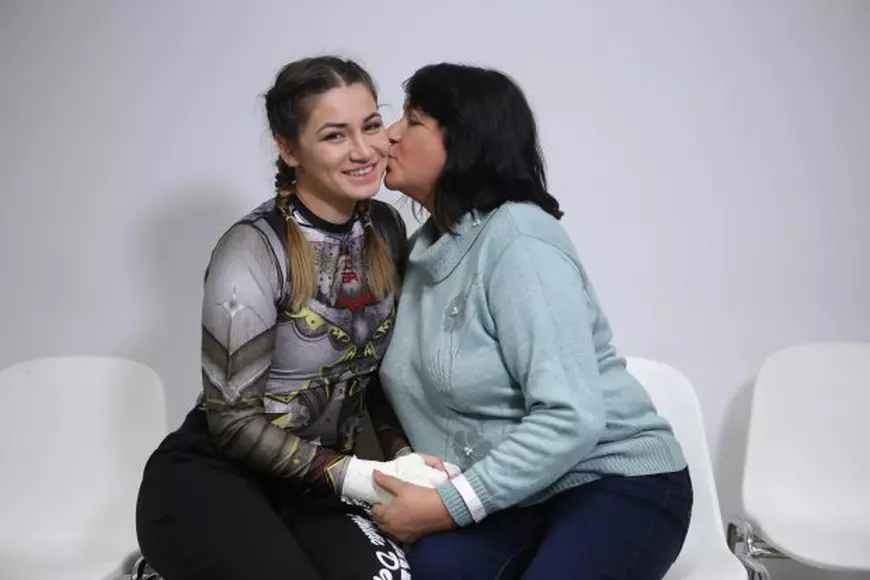 Luptătoarea cu suflet de copil. Diana Belbiță a plecat la "Ferma" cu o jucărie pe care-o are de la 14 ani
