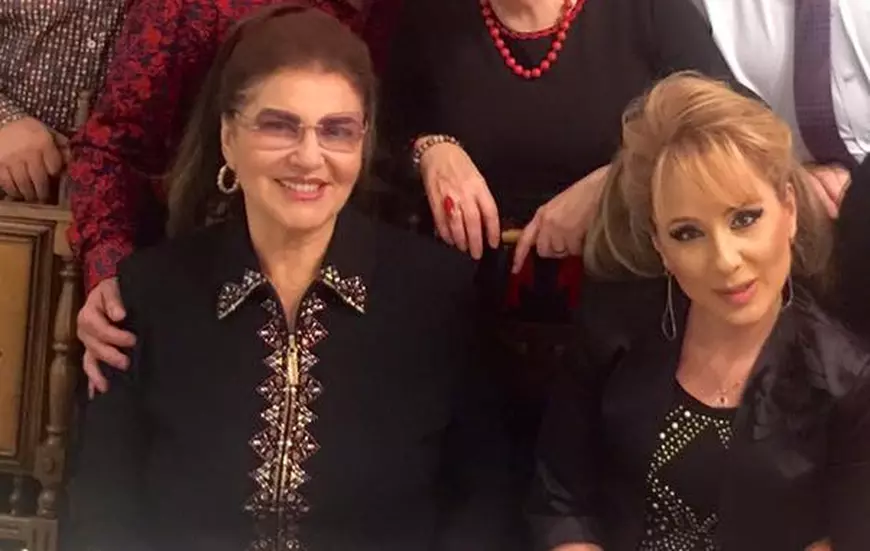 Iris nu o mai lasă singură, în parc, pe mama sa! La 80 de ani, Irina Loghin se plimbă zilnic 7 km