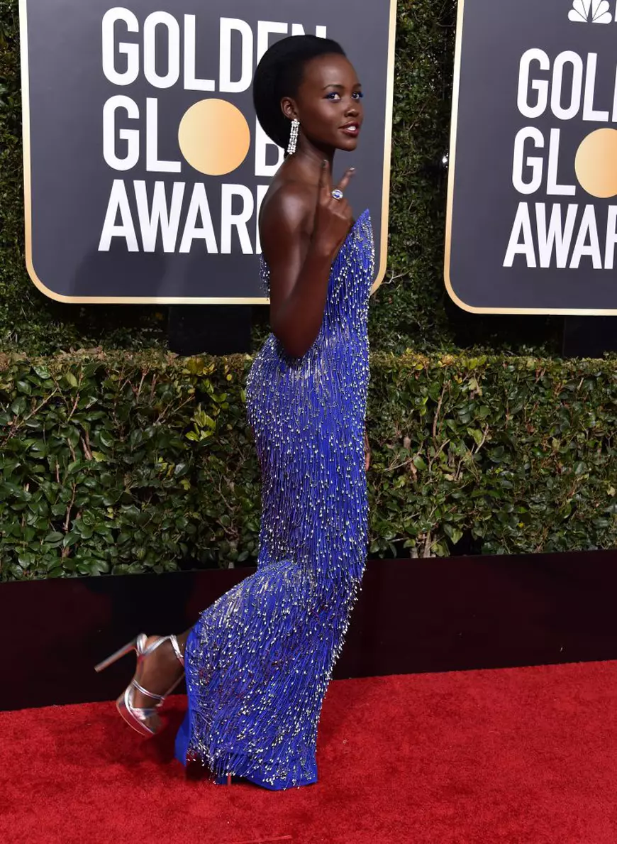 Lucruri inedite și amuzate de la Globurile de Aur 2019. O laureată Oscar a purtat sandale de 45 de dolari, în timp ce o nominalizată la Globuri a avut peste 5 milioane de dolari la gât