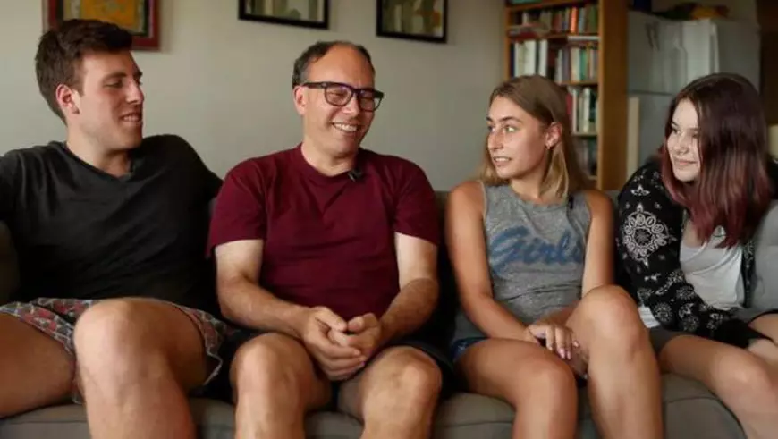 O lesbiană s-a îndrăgostit de bărbatul care a donat spermă pentru cei doi copii ai ei