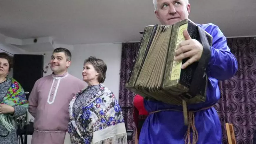 VIDEO / Cum sărbătoresc lipovenii Revelionul pe stil vechi. Mâncare românească, muzică şi dansuri ruseşti