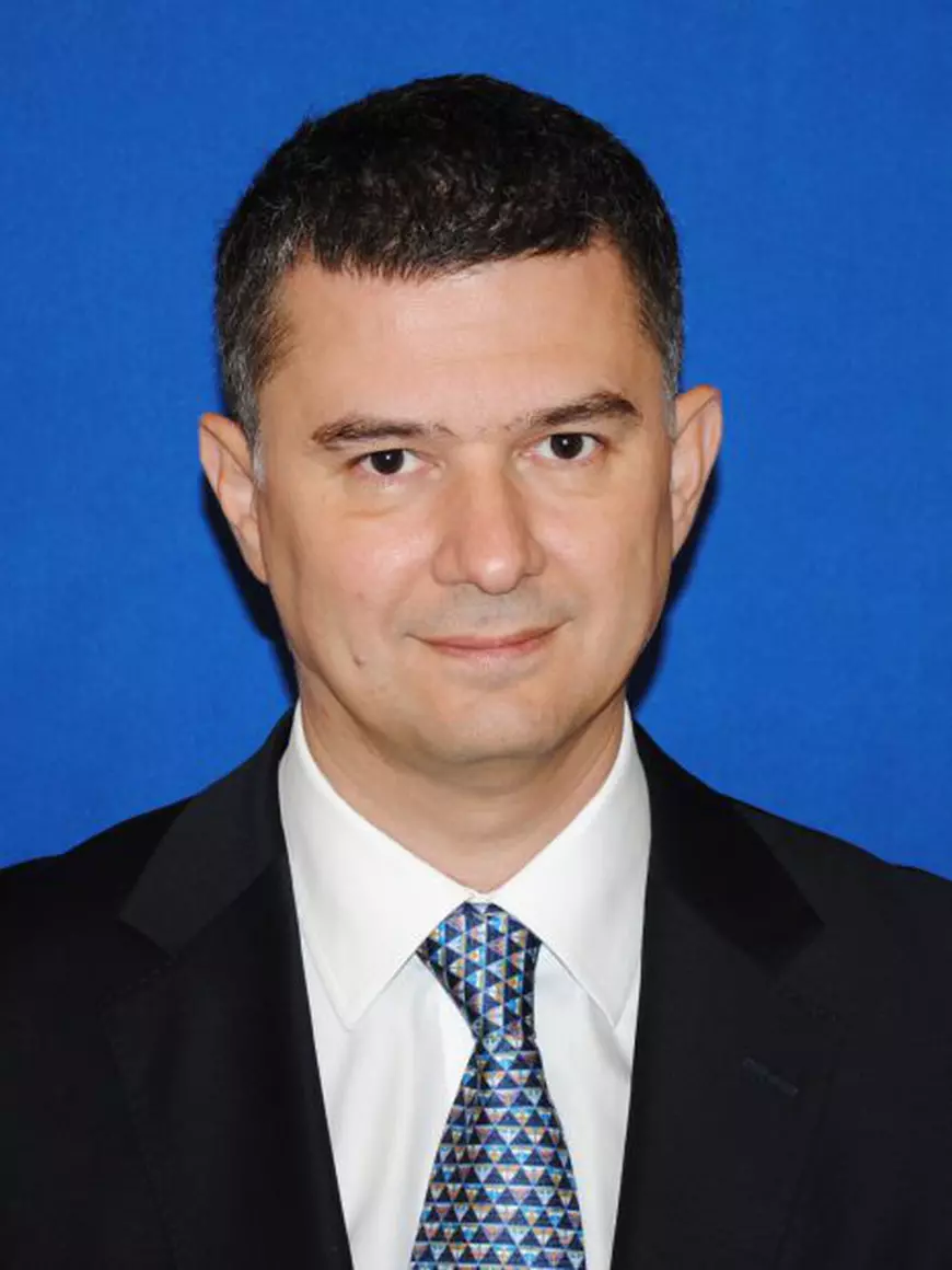 Aceleaşi cifre, două interpretări. Cum văd Puterea şi Opoziţia reducerea şomajului şi a decalajului dintre bogaţi şi săraci