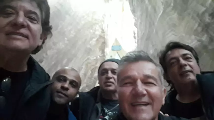 Pauză în plin turneu. Dan Bittman și colegii de la Holograf s-au dus la terapie în Salina Turda