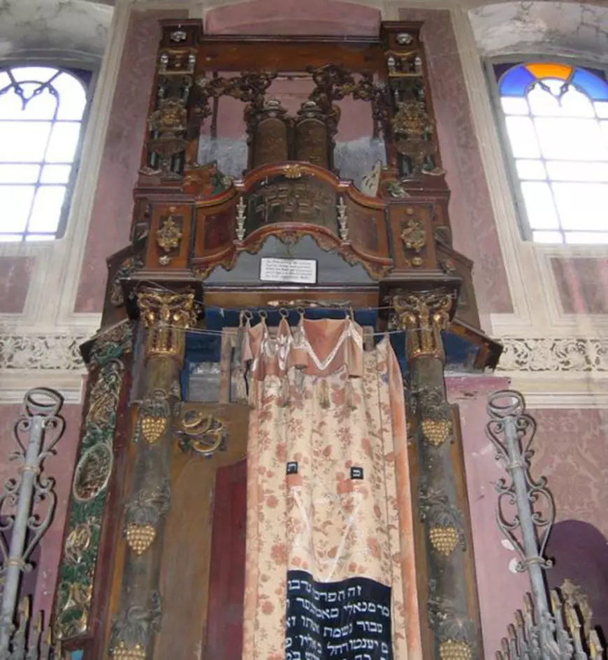 Piesă de patrimoniu iudaic de la Sinagoga Siret, scoasă la licitație în Israel. Federația evreilor a blocat licitația a făcut plângere penală