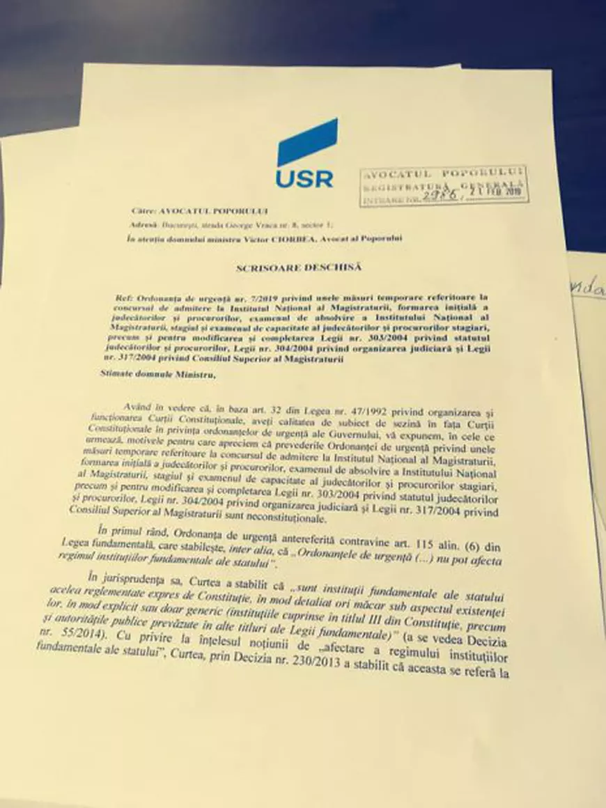Parlamentarii USR au mers la sediul Avocatului Poporului, pentru a-i cere lui Victor Ciorbea să atace OUG-ul pe legile justiţiei la CCR. Ce au găsit acolo