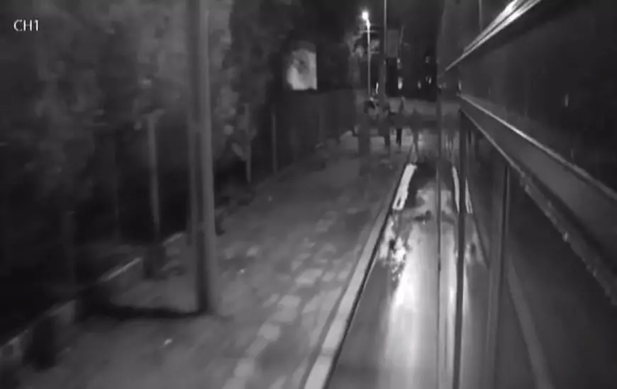 Autobuze lovite cu pietre şi ouă în Constanța. Un călător a fost rănit / VIDEO