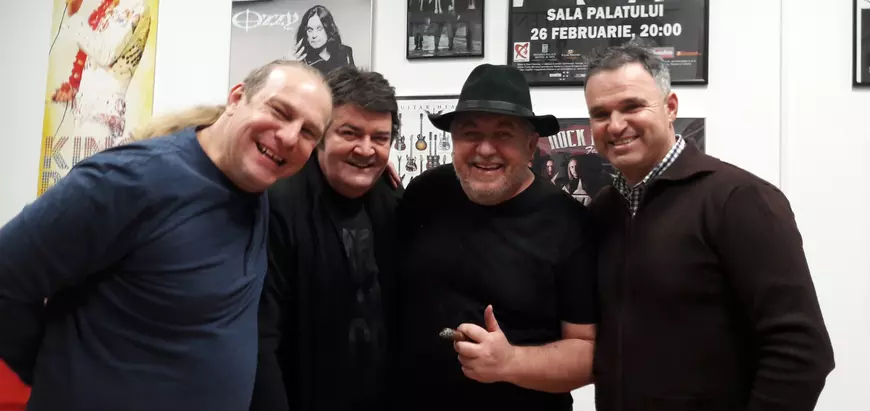 Vali Crăciunescu a organizat o petrecere anti-Valentine’s Day de ziua lui! Femeile n-au fost primite!