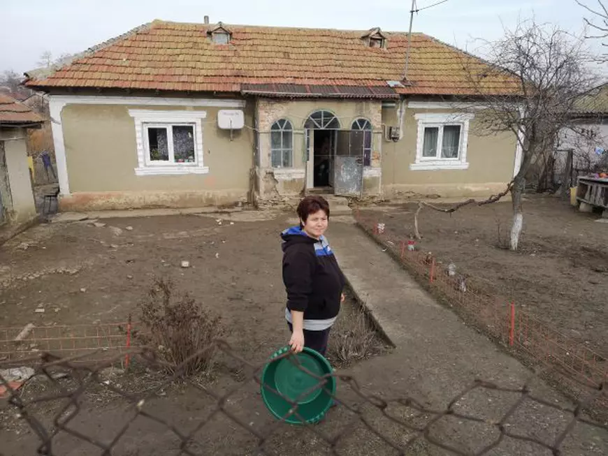 FOTO | Gică Hagi împlinește astăzi 54 de ani. ”Regele” a donat casa părintească unei familii nevoiașe. ”Libertatea” a fost la Săcele și vă spune povestea