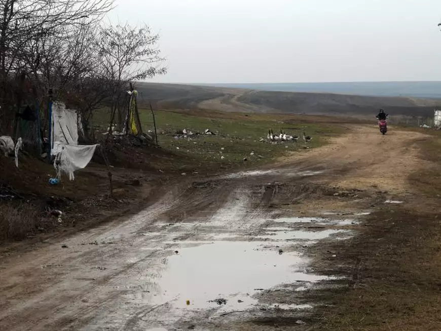 FOTO | Gică Hagi împlinește astăzi 54 de ani. ”Regele” a donat casa părintească unei familii nevoiașe. ”Libertatea” a fost la Săcele și vă spune povestea