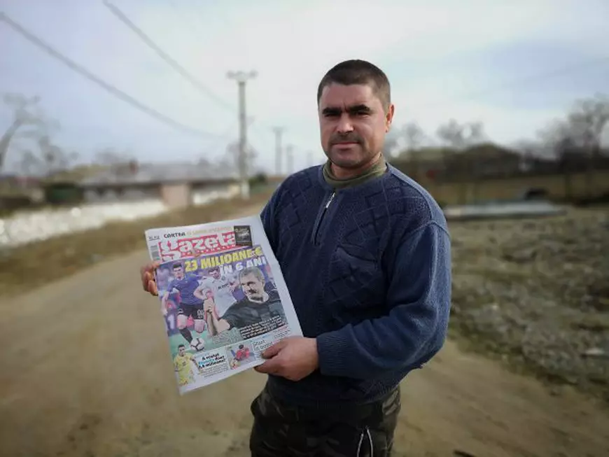 FOTO | Gică Hagi împlinește astăzi 54 de ani. ”Regele” a donat casa părintească unei familii nevoiașe. ”Libertatea” a fost la Săcele și vă spune povestea