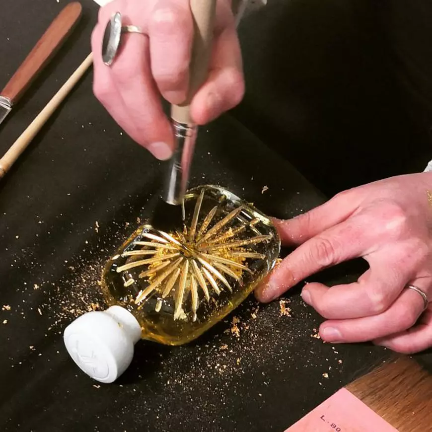 Parfumuri cu fulgi de aur de 24 K. Libertatea a aflat secretele parfumeriei de nișă chiar de la fondatorul Jean Phillipe Clermont: "Creez o bucată de eternitate!"