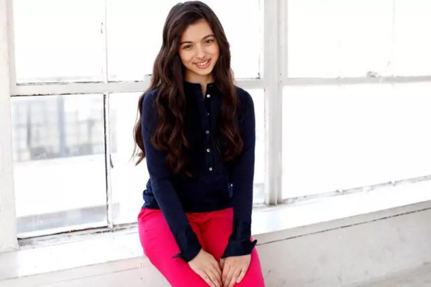 EUROVISION 2019. Laura Bretan și-a adus din America rochia pentru semifinala Selecției Naționale. Nu iese pe scenă până nu se roagă!   