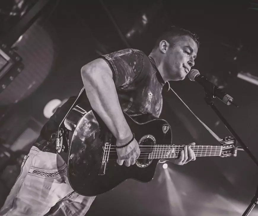 Marty Cintron de la No Mercy a-nvățat româna la masă