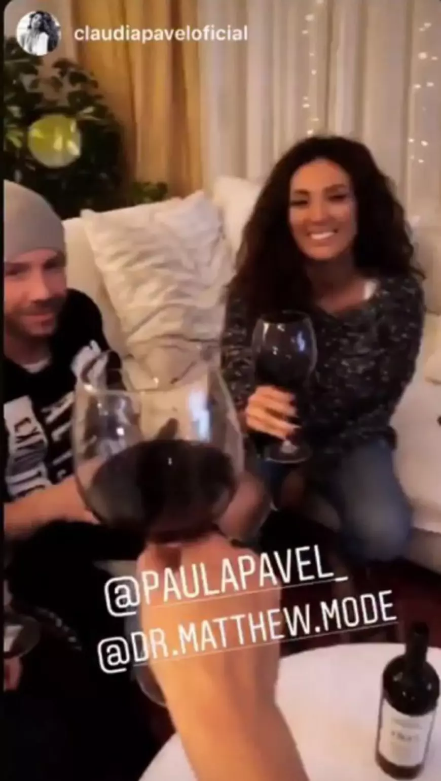 Cu ce vedetă se distra medicul fals cu opt clase! Artista îi făcea reclamă pe conturile de socializare