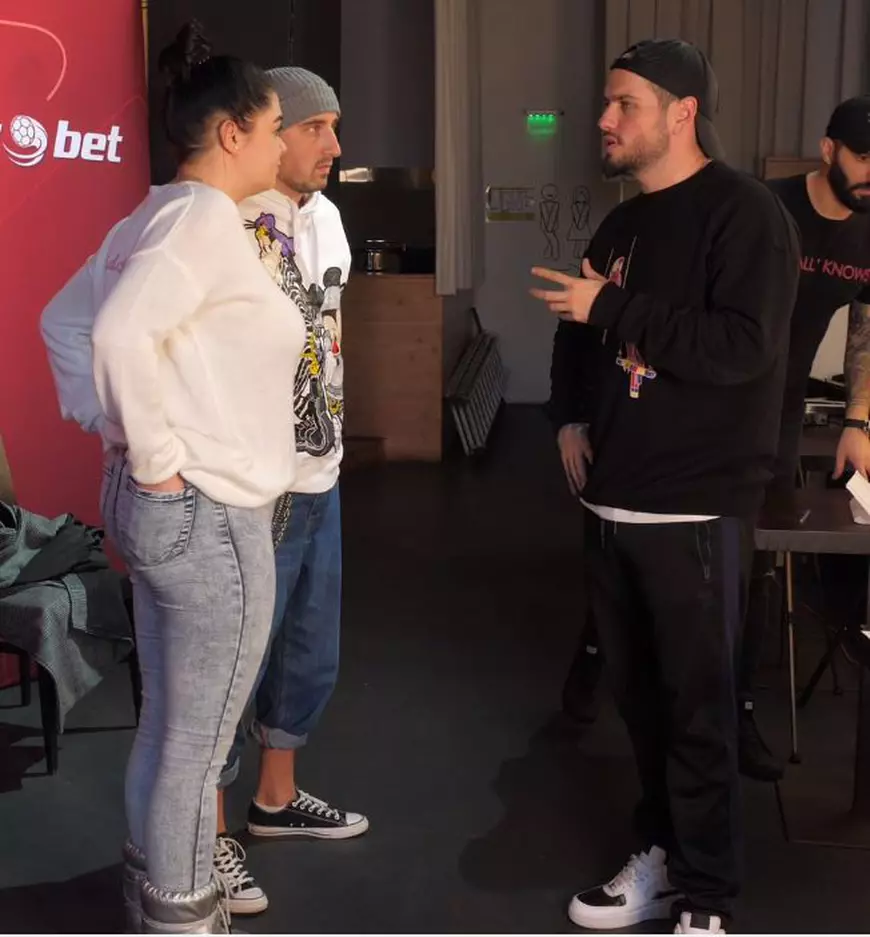 Codin Maticiuc face filmul "Miami Bici" aproape moca. "Mă folosesc de locații ale prietenilor mei, pe care nu le voi plăti"