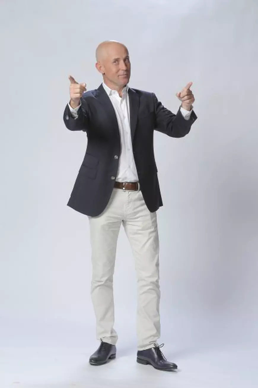 Vacanța Mare s-a refăcut fără Mugur Mihăescu. "Garcea" e în America, unde joacă golf și își caută casă