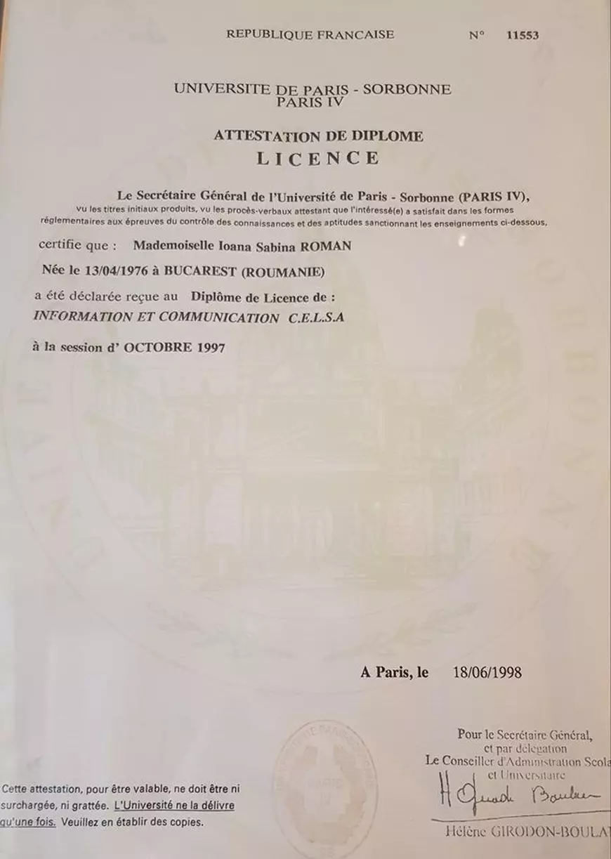 Oana Roman și-a publicat diplomele obținute în Franța. Care este al doilea prenume cu care vedeta apare în acte