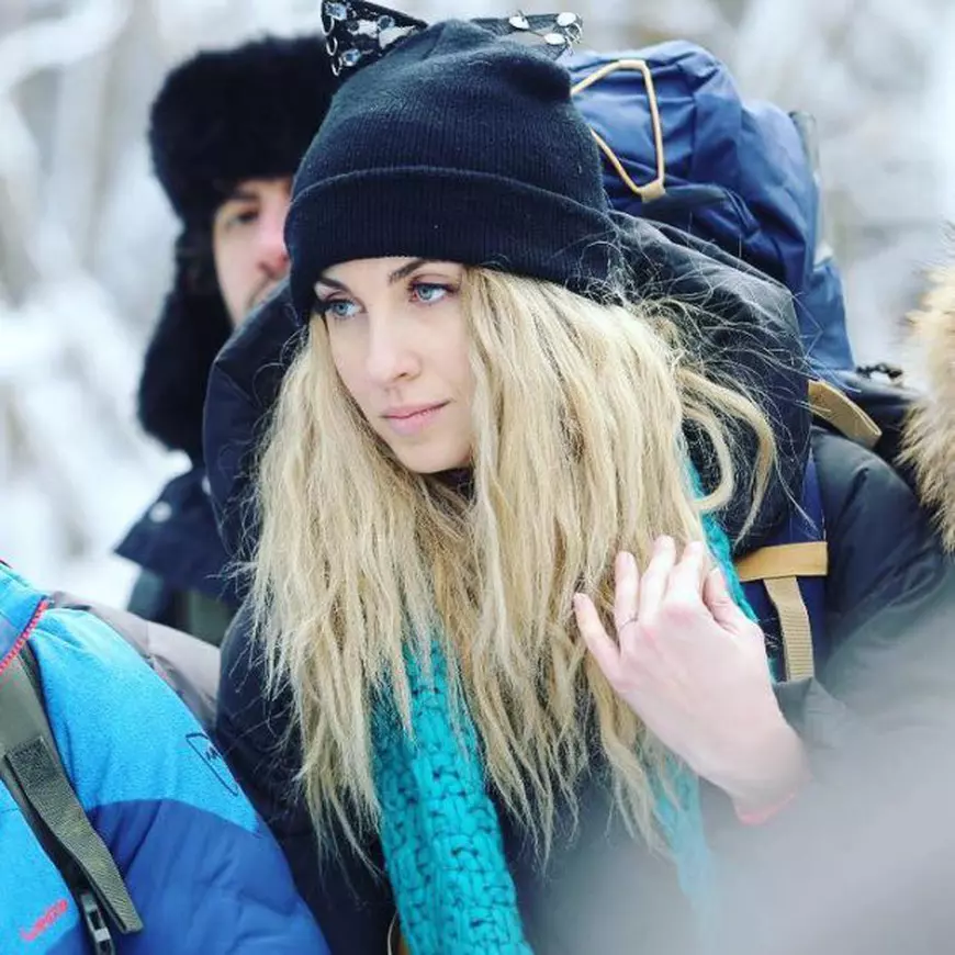 Record de operații estetice la "Ferma". Aproape toate concurentele, dar și prezentatoarea, au trecut prin mâinile chirurgilor