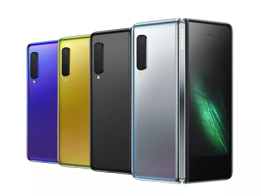 VIDEO Samsung a prezentat Galaxy Fold, smartphone-ul care se îndoaie și se transformă în tabletă. Costă 2.000 de euro