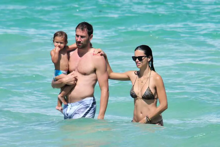 Uite LA CE VÂRSTĂ ŞI-AU PIERDUT aceste super-vedete VIRGINITATEA