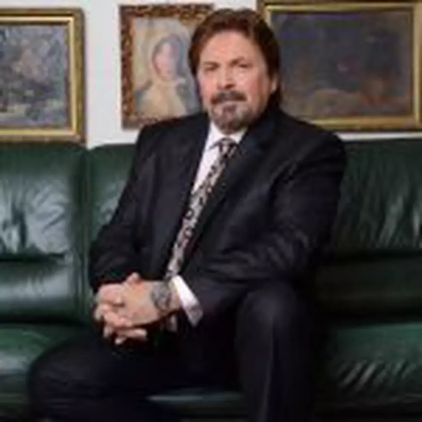 13 ani fără Laura Stoica. Pe 9 martie 2006, cântăreața, gravidă, murea într-un accident de mașină, împreună cu logodnicul ei