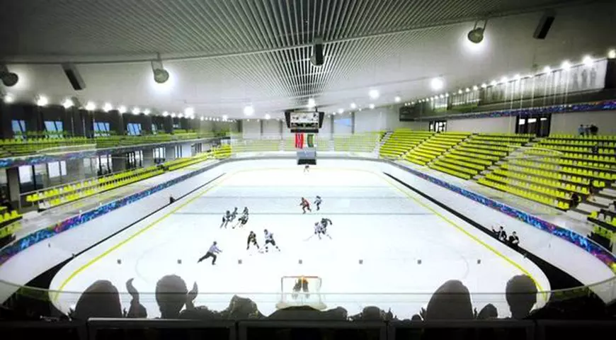 Închis în 2012, patinoarul Mihai Flamaropol din București are cel mai lent ritm de construcție: 35% în 7 ani! Primăria a vrut să rezilieze contractul!