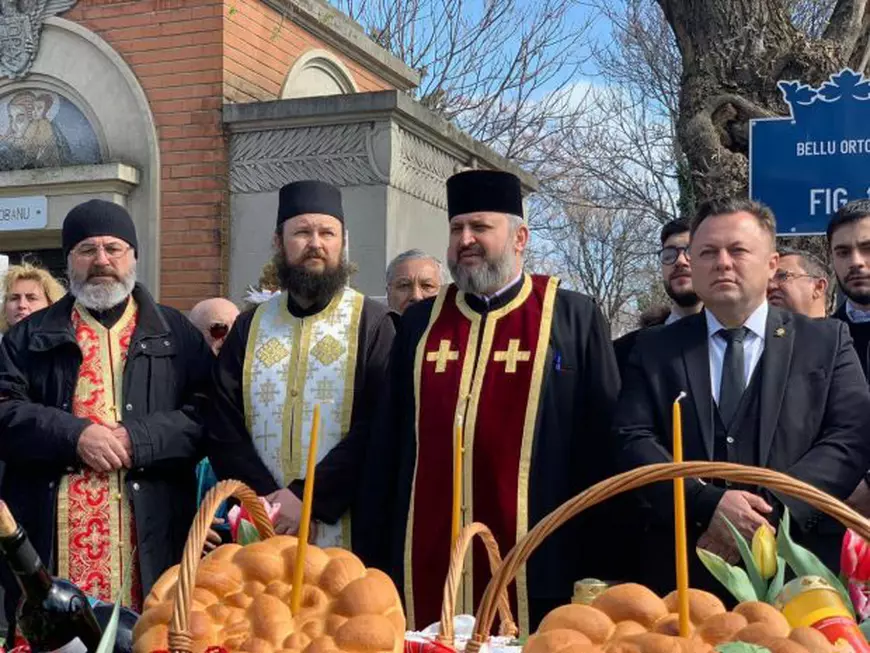 Dragoș Dolănescu i-a făcut parastasul de 10 ani tatălui său. A găsit mormântul plin de flori