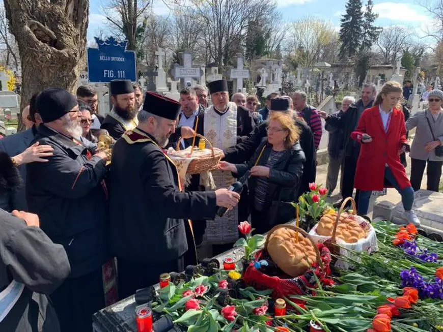 Dragoș Dolănescu i-a făcut parastasul de 10 ani tatălui său. A găsit mormântul plin de flori