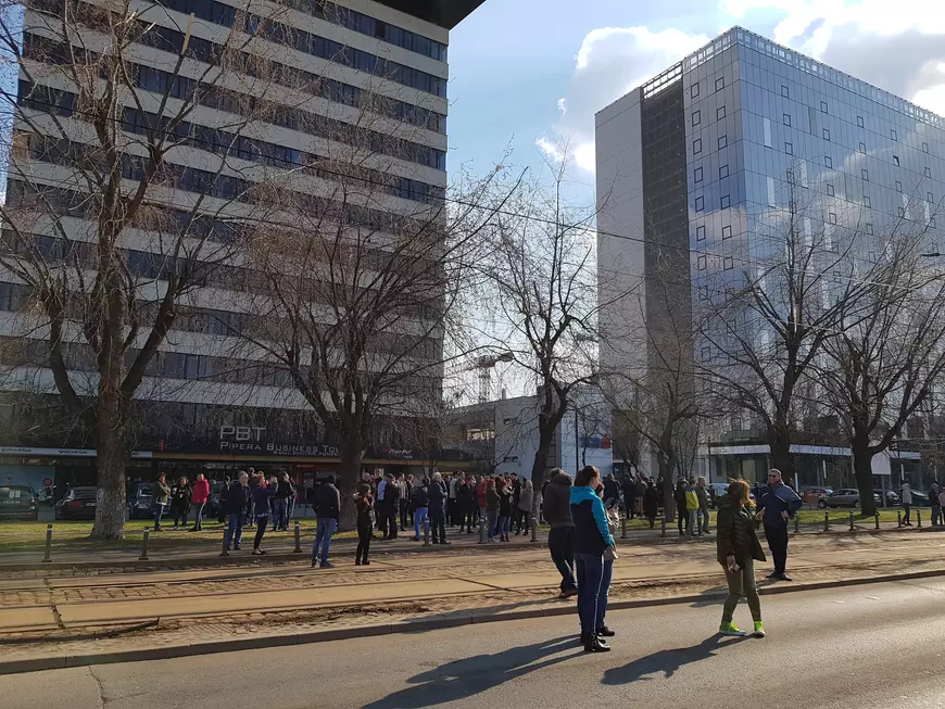 Protest pentru autostrăzi. Multe instituții publice și private și-au suspendat activitatea timp de 15 minute