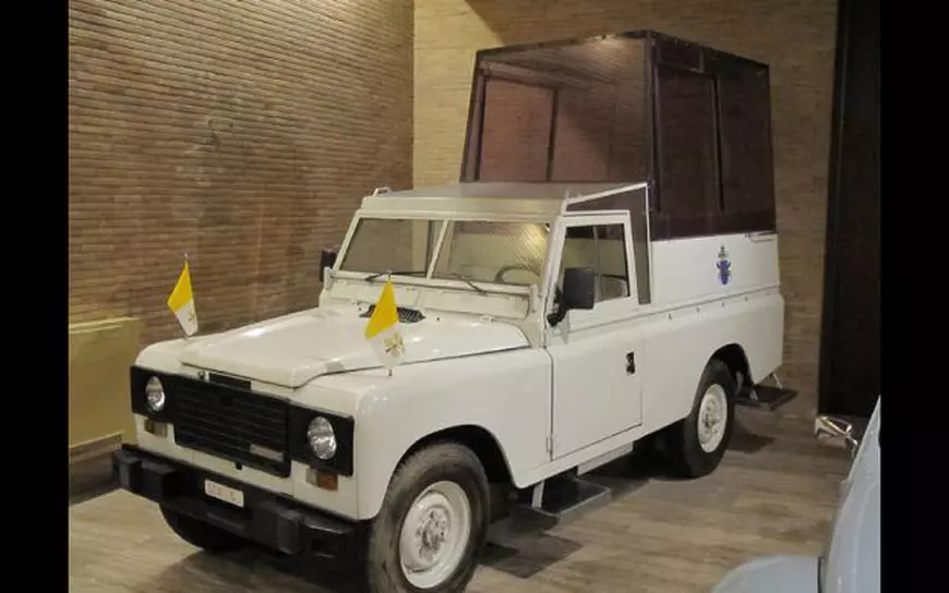 FOTO/ Papamobil de la Pitești! Papa Francisc ar putea folosi mașini Dacia în timpul vizitei sale în România