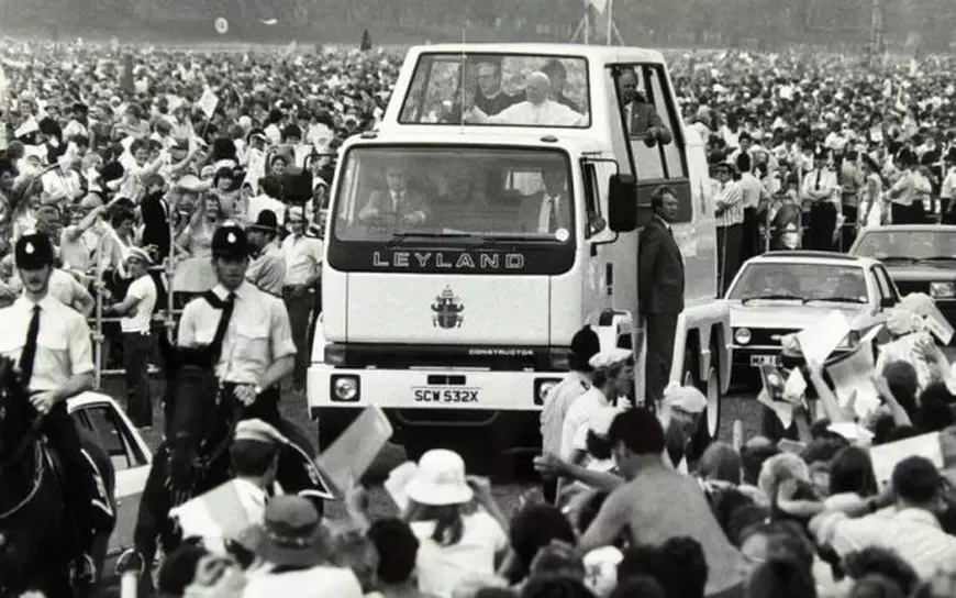 FOTO/ Papamobil de la Pitești! Papa Francisc ar putea folosi mașini Dacia în timpul vizitei sale în România