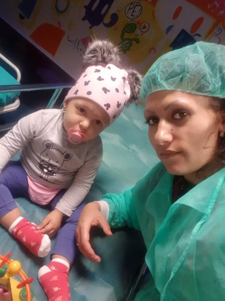 Antonia, alături de mama ei, Adina, într-o rezervă a spitalului San Matteo, din Pavia