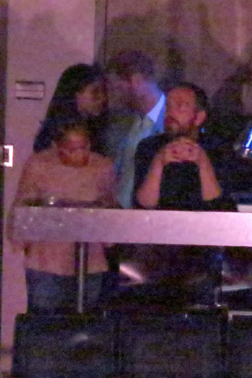 FOTO | Cel de-al doilea cel mai important bărbat din viața lui Meghan Markle. Un fost chelner are acces la viața privată a ducesei de Sussex