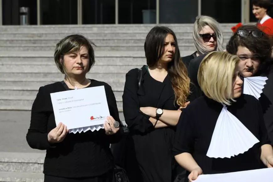 VIDEO/ Ancheta Libertatea despre prădătorii de copii a scos femeile la protest de 8 martie! „Cum se scapă de-un viol, domnilor judecători?“