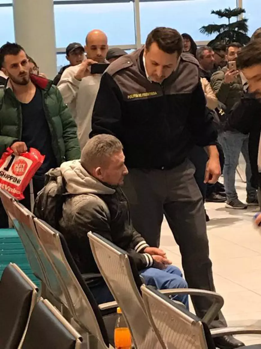 Bărbatul recalcitrant a fost imobilizat de polițiștii de Frontieră