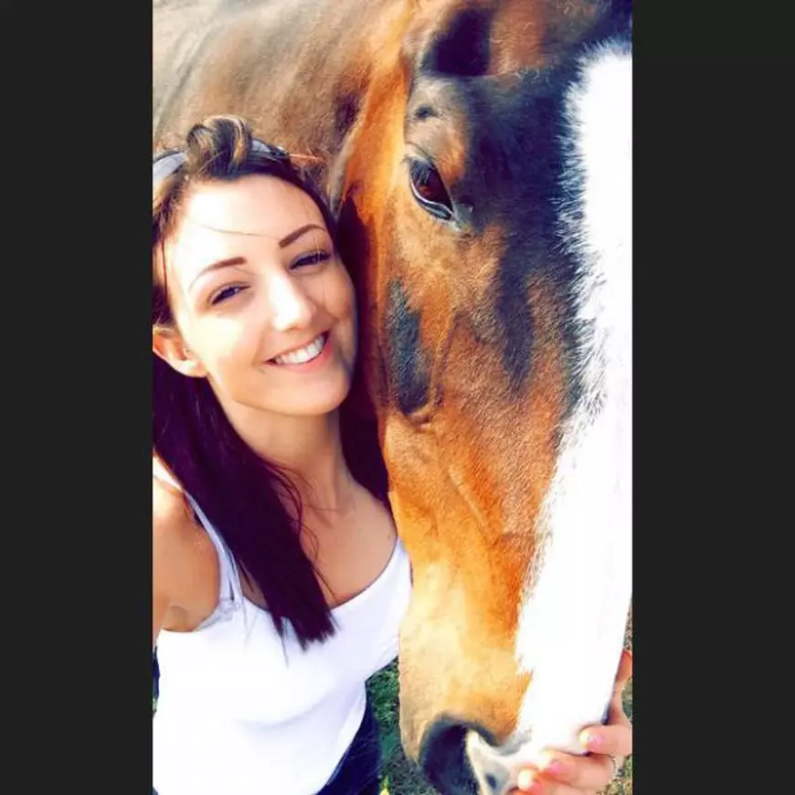 FOTO | Ultima dorință a unei tinere de 24 de ani care suferă de cancer în fază terminală