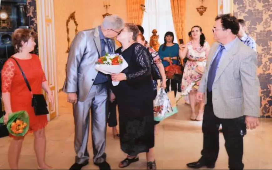 VIDEO / Luiza și Lucian, doi pacienți diagnosticați cu schizofrenie paranoidă, au dezvăluit cum reușesc să țină toate lucrurile din viața lor în echilibru. ”Noi trebuie să știm absolut totul unul despre altul”