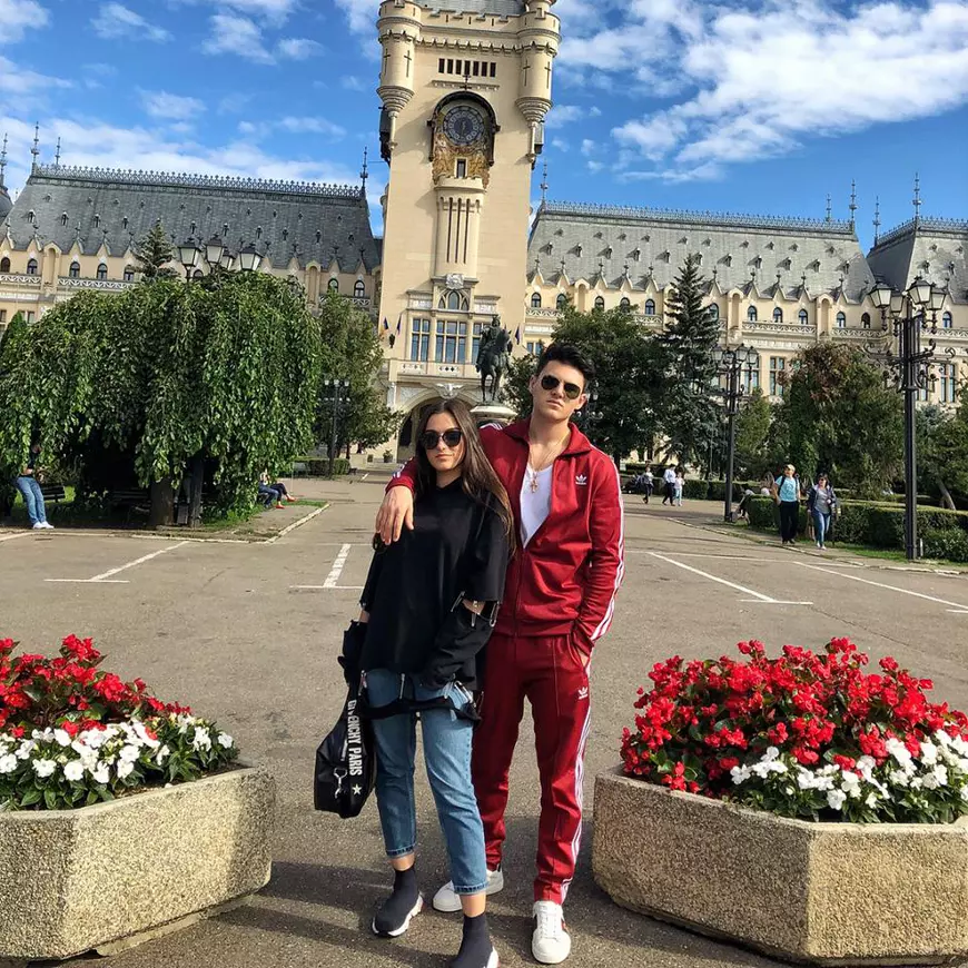 Fiica Andreei Esca are grijă de băieții Antoniei și ai lui Velea când e în țară