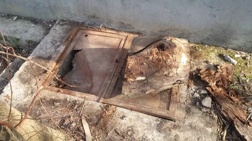 La un pas de o decizie care poate i-ar fi salvat viața. Copilul care a murit în fosa septică urma să plece cu tatăl lui în Italia
