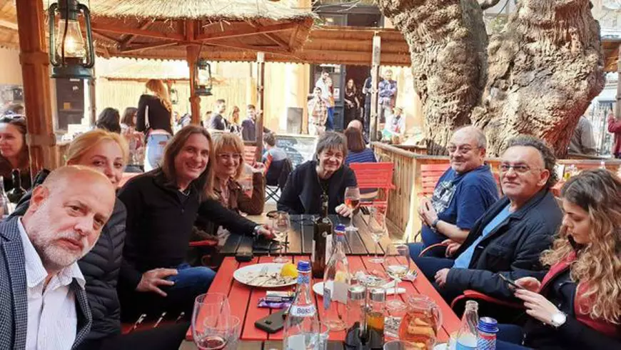 Leo Iorga s-a întors acasă, după două luni de tratamente în Germania. Prima imagine cu artistul